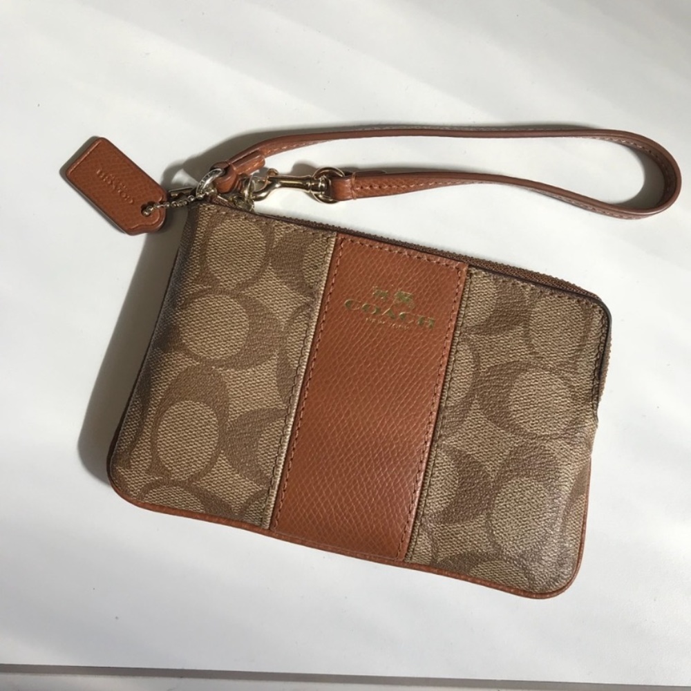 COACH: wristlet